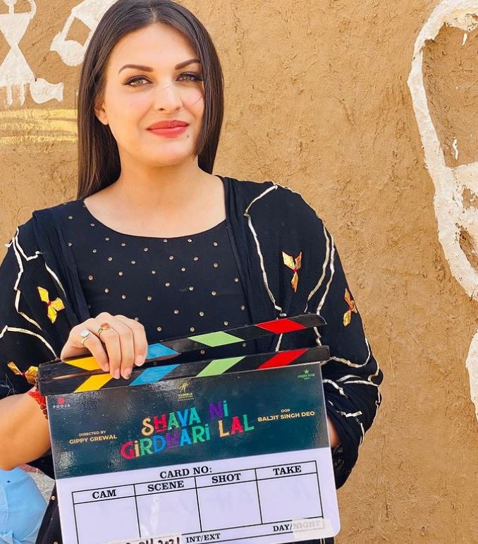 Himanshi Khurana Opens Up About Her Upcoming Film with Gippy Grewal, Feels It Should Be Called Her Debut