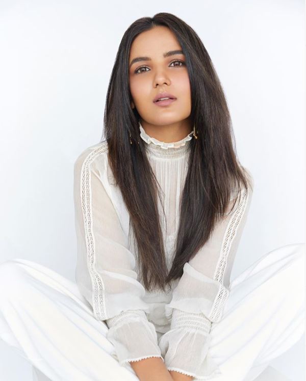Jasmin Bhasin Opens Up About Battling Suicidal Thoughts, Says 'You Need To End That Battle With Yourself First'