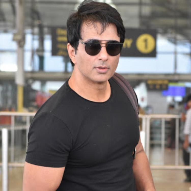 Sonu Sood Feels His Parents Passed Away At The Right Time, Says He'd Be Broken If He Couldn't Find Them A Bed Or Oxygen