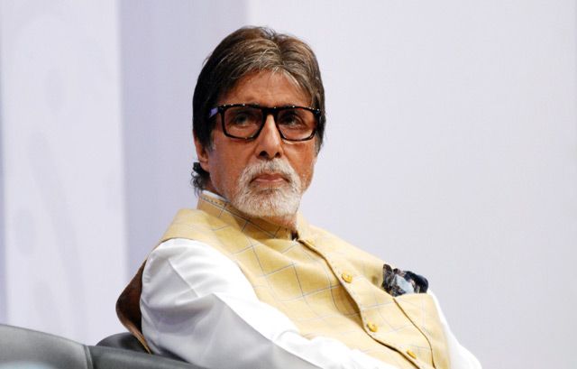 अमिताभ बच्चन ने ट्रोल्स को दिया जवाब, 5 हज़ार लोगों को हर दिन खिला रहे हैं खाना, दो अनाथ बच्चों को लिया गोद 