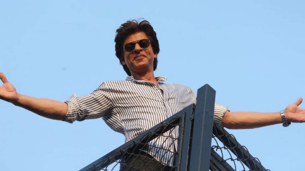 Shah Rukh Khan gives advice to fan on dealing with heartbreak, this to say to folks waiting for a movie 'announcement'