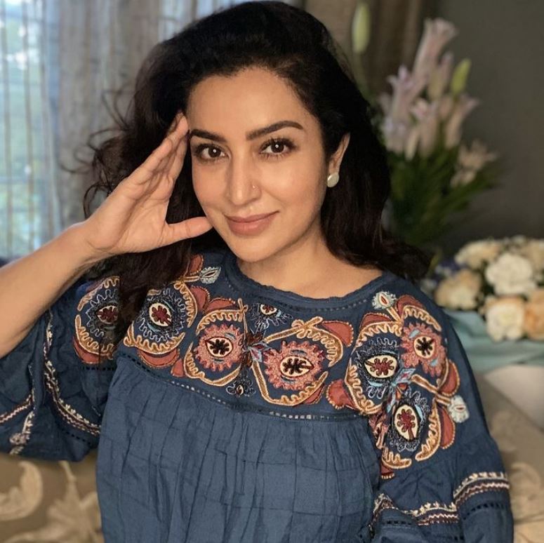 Tisca Chopra donates 1500 Kgs of rice packets to theatre workers, says 'If each one of us helps, we may be able to curb the suffering around us'