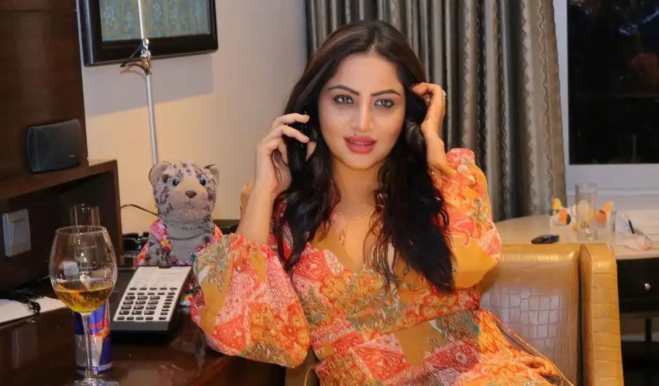 Arshi Khan shares her views on Bigg Boss 15; Says ‘Remember last season how makers invited us to spice it up’