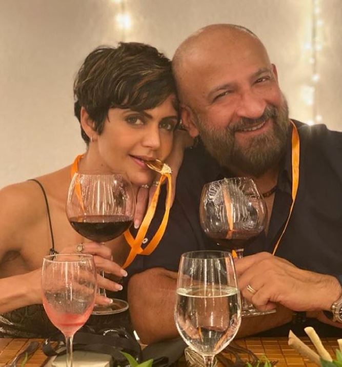 Mandira Bedi shares pictures with late husband Raj Kaushal; post will make you teary-eyed