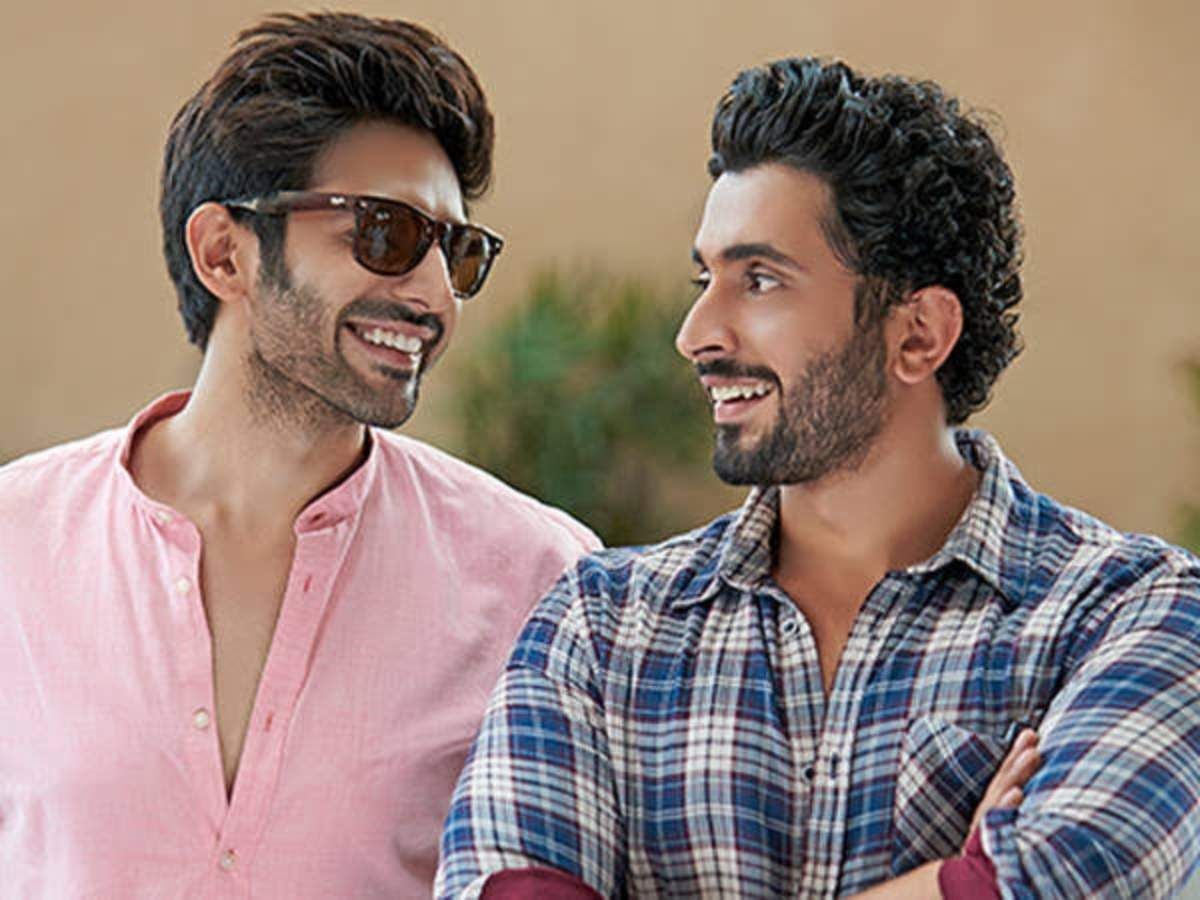 Bollywood's Sonu and Titu, Kartik Aaryan and Sunny Singh catch up, go out on drive together