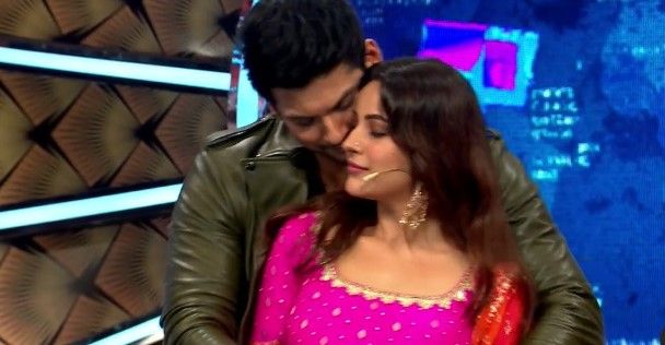 Sidharth Shukla points out lipstick on Shehnaaz’s teeth; latter is glad he didn’t wear shorts to Bigg Boss OTT