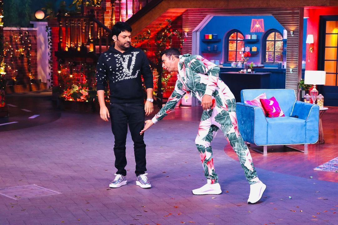 Akshay Kumar graces The Kapil Sharma Show to promote Bell Bottom; their banter will leave you in splits