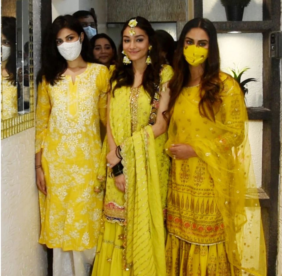 Rhea Chakraborty, Krystle D'Souza attend Rumi Jaffery's daughter Alfia's mehendi ceremony; see videos