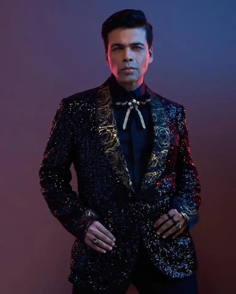 Karan Johar contemplates the meaning of life and death in a cryptic note: "Phir aapne afsos wala button daba diya ..." 