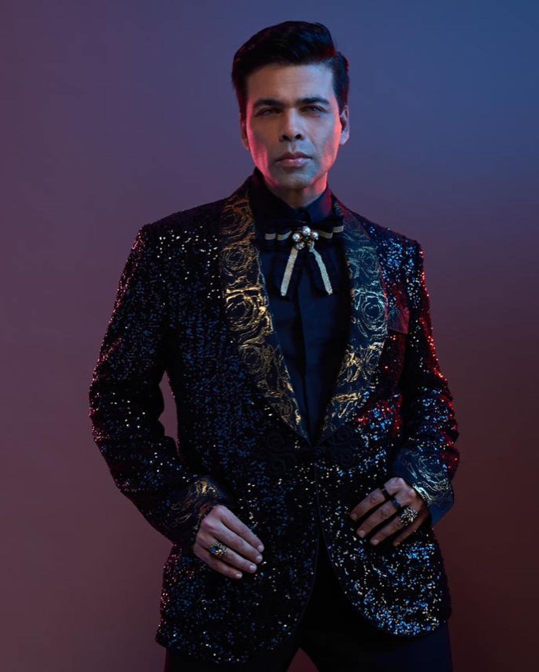 Karan Johar contemplates the meaning of life and death in a cryptic note: "Phir aapne afsos wala button daba diya ..." 