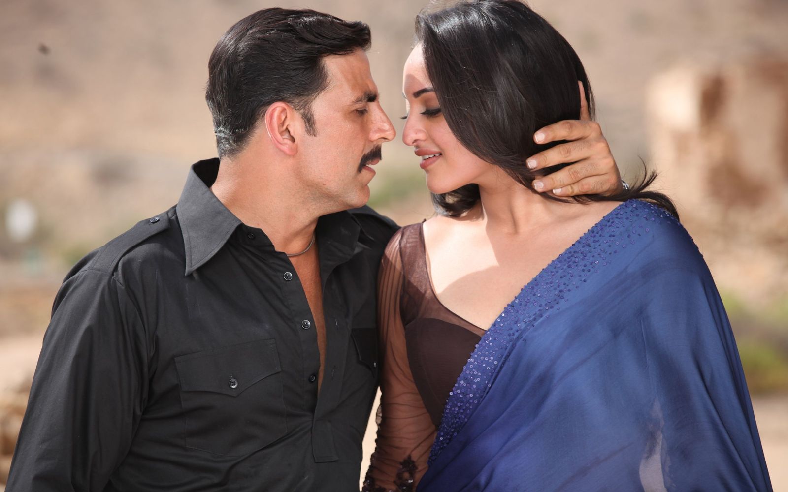 Akshay Kumar signs yet another film, to team up with Sonakshi Sinha for Mudassar Aziz's 2XL?