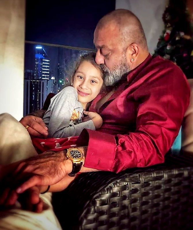 Sanjay Dutt's wife Maanayata shares a super cute picture of the actor with their daughter Iqra