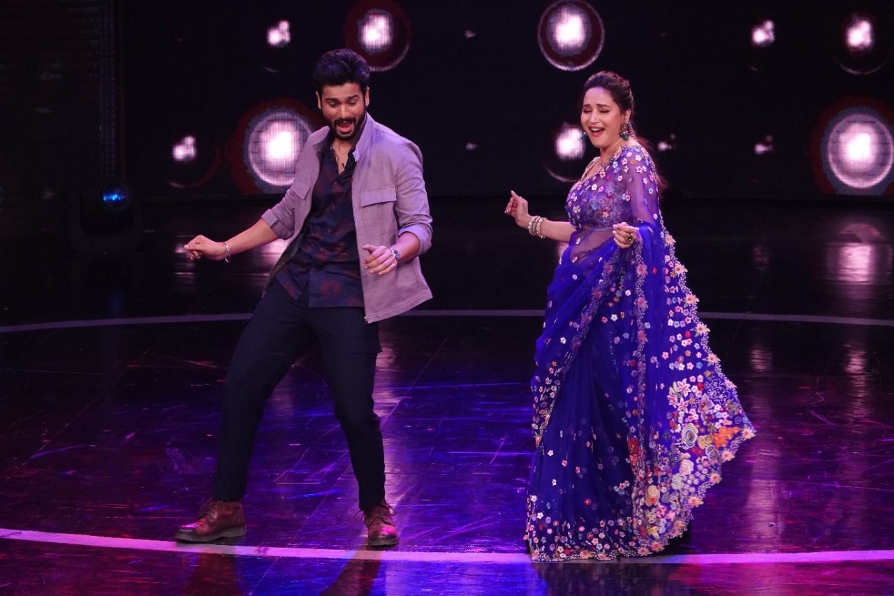 Dance Deewane 3: "I will tell my family that I danced with Madhuri Dixit," Sunny Kaushal has a fanboy moment with the actress
