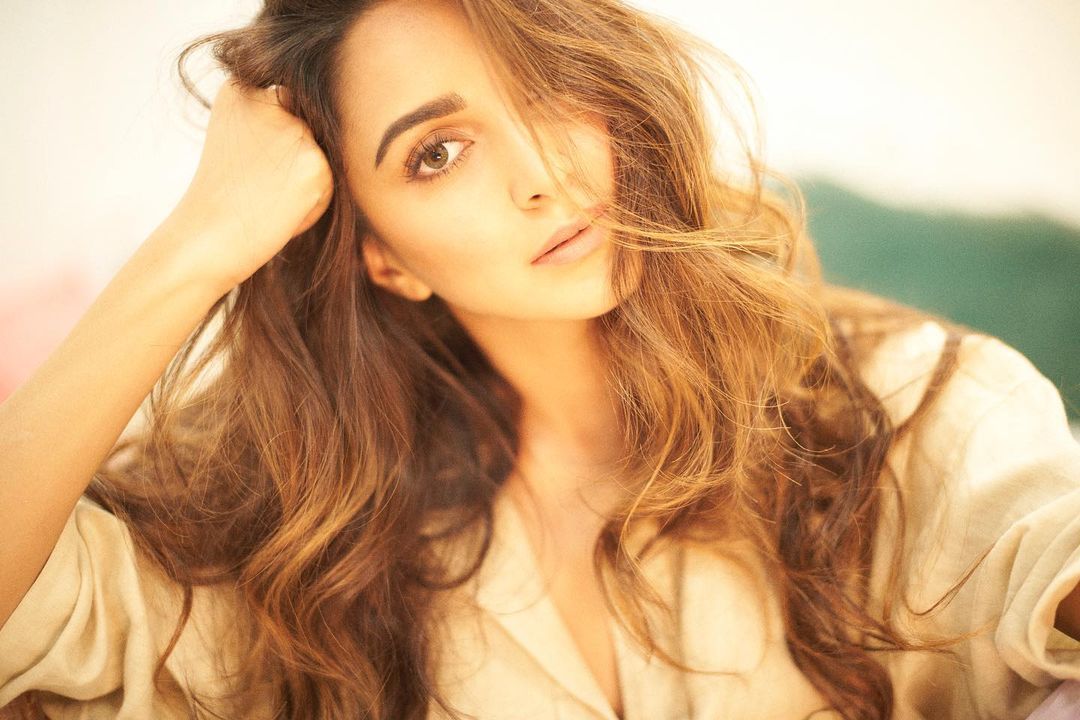 Kiara Advani honoured with the Smita Patil Memorial Global Award for Best Actor joining the ranks of Vidya, Priyanka and others