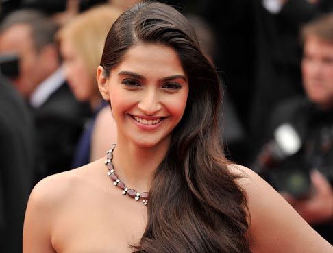 Sonam Kapoor recovered; gets discharged from hospital 