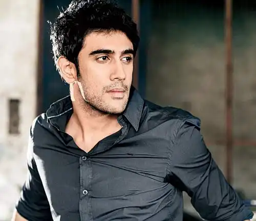 Amir invites Amit Sadh for lunch at his home