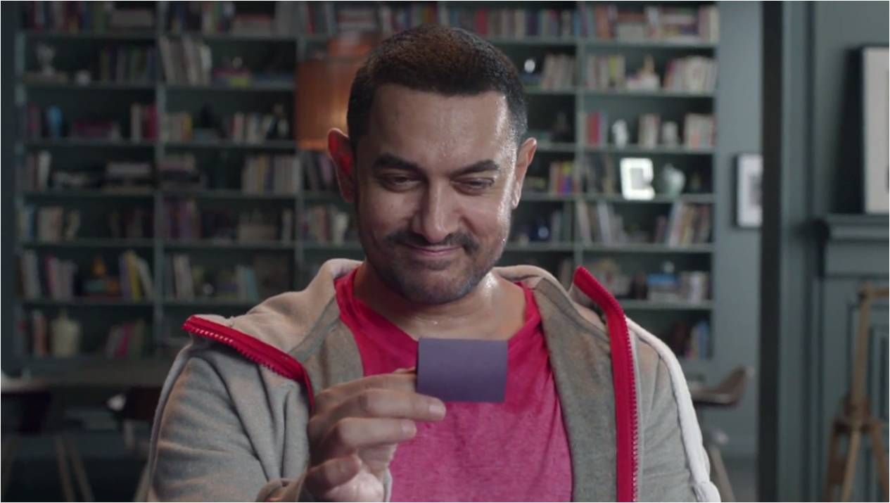 Aamir Khan Makes an Appearance in the Dangal Look - Video of the Day