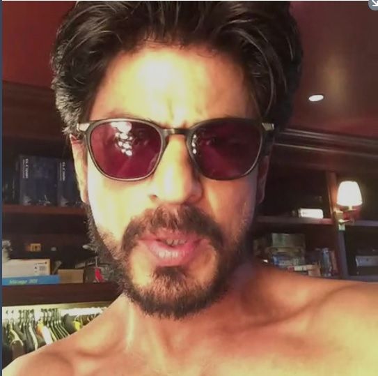 Shah Rukh Khan's Latest Shirtless Video Proves That He's Mantastic!