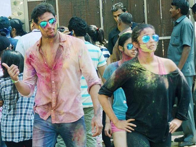 This Is How Your Favourite Bollywood Stars Celebrated Holi