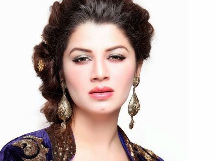 Kainaat Arora to make her debut in Tollywood with an RGV film
