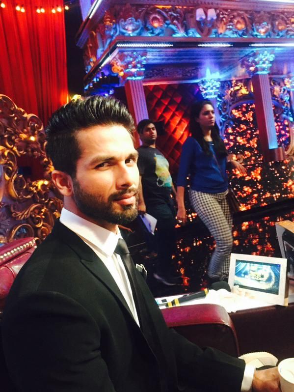 Shahid Kapoor's Photos from the Sets of Jhalak Dikhla Jaa Are Here!