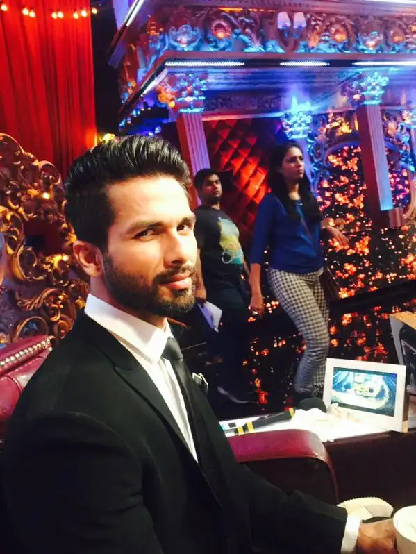Shahid Kapoor's Photos from the Sets of Jhalak Dikhla Jaa Are Here!