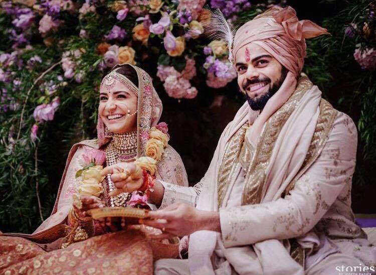 विरुष्का वेडिंग : बेहद खूबसूरत है अनुष्का शर्मा और विराट कोहली की ग्रैंड शादी का रिसेप्शन कार्ड !