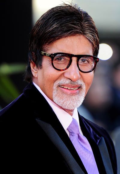 Amitabh Bachchan suffering from fever, stomach infection