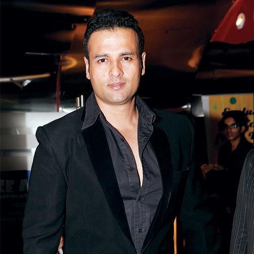 Rohit Roy To Turn Director For A Well-known Filmmaker