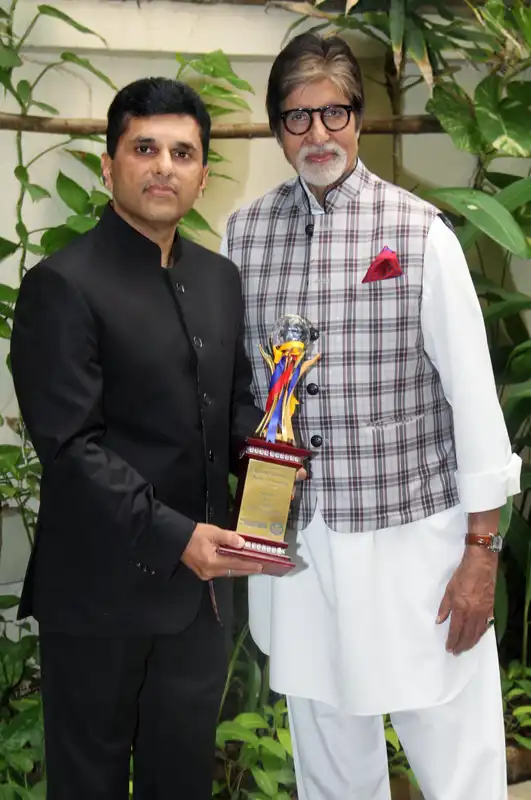 Anand Pandit Institutes The Amitabh Bachchan Media Scholarship