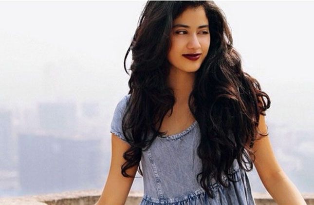 Jhanvi Kapoor To Make Bollywood Debut With SOTY 2?
