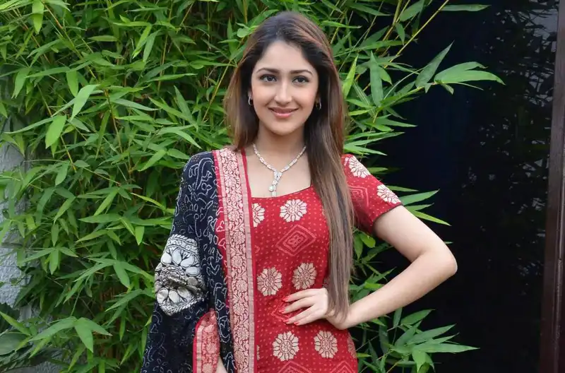 Sayesha Saigal To Play Female Lead In Jayam Ravi-A.L. Vijay Movie