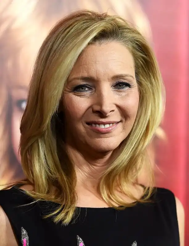 Lisa Kudrow Turns Thumbs Down On Having Friends Reunion 