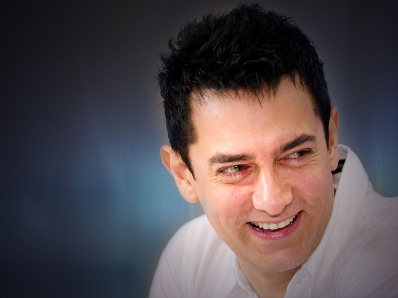 You Won't Believe What Weird Clause Aamir Khan Has In His Film Contracts!