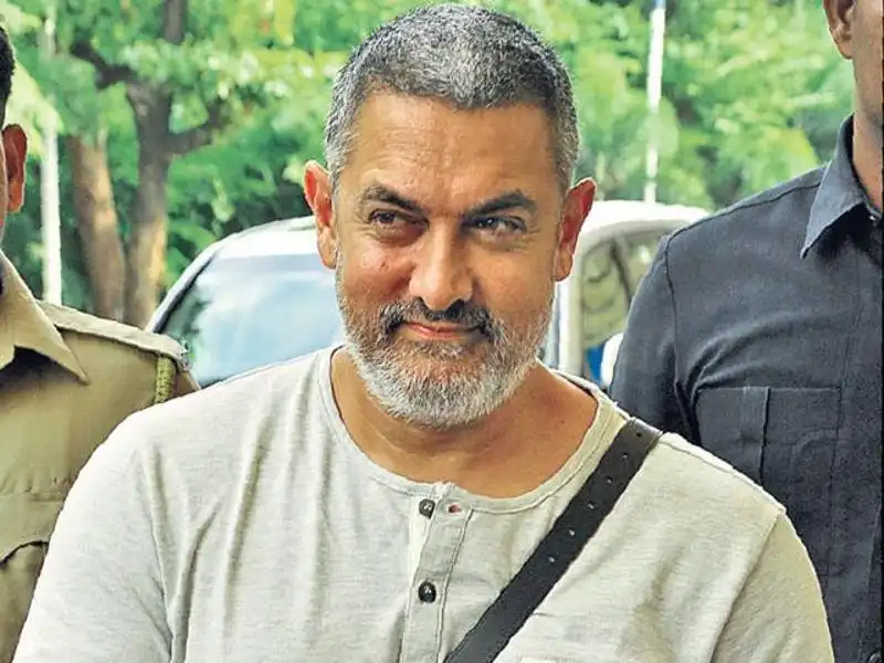 Aamir Khan Collapsed While Shooting; Diagnosed With Shoulder Injury
