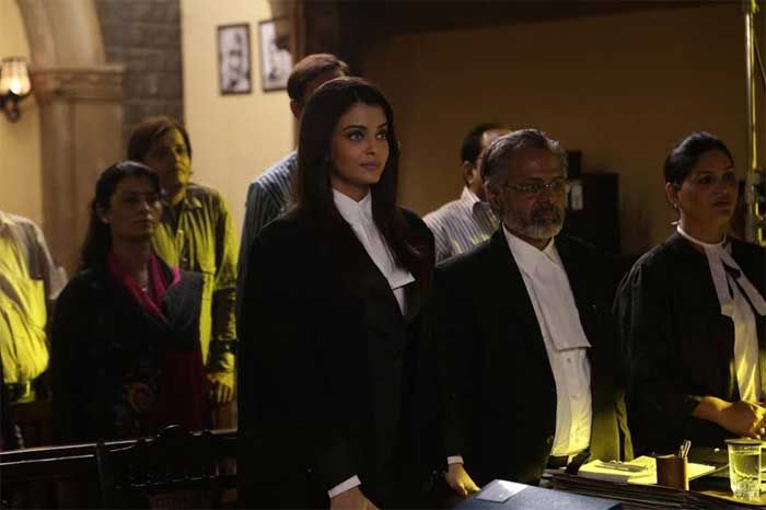 Aishwarya Rai Bachchan’s Lawyer Look in Jazbaa Revealed