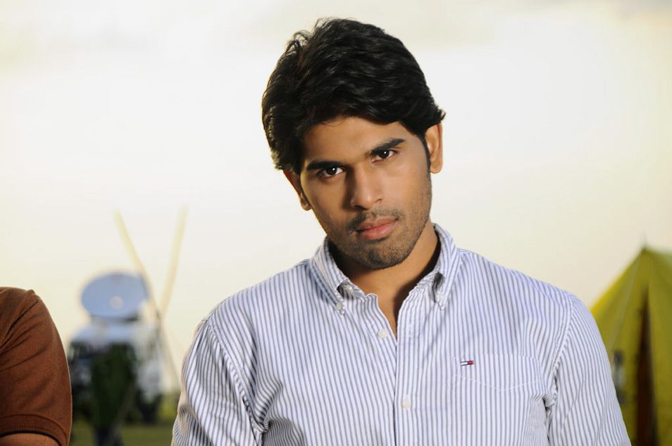 Allu Sirish Teaming Up With Vi Anand?