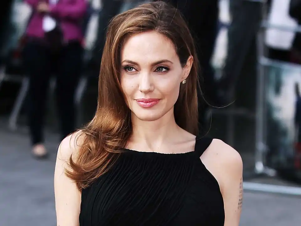 Angelina Jolie Still Furious At Brad Pitt?