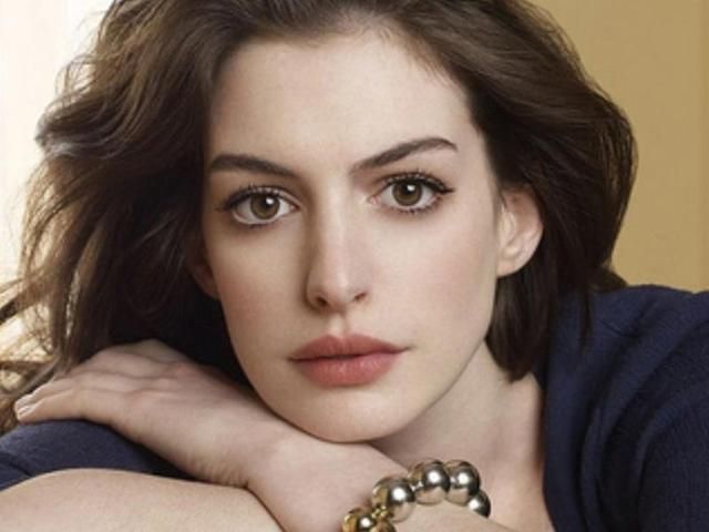 Helena Bonham Carter Is So Much Fun: Anne Hathaway