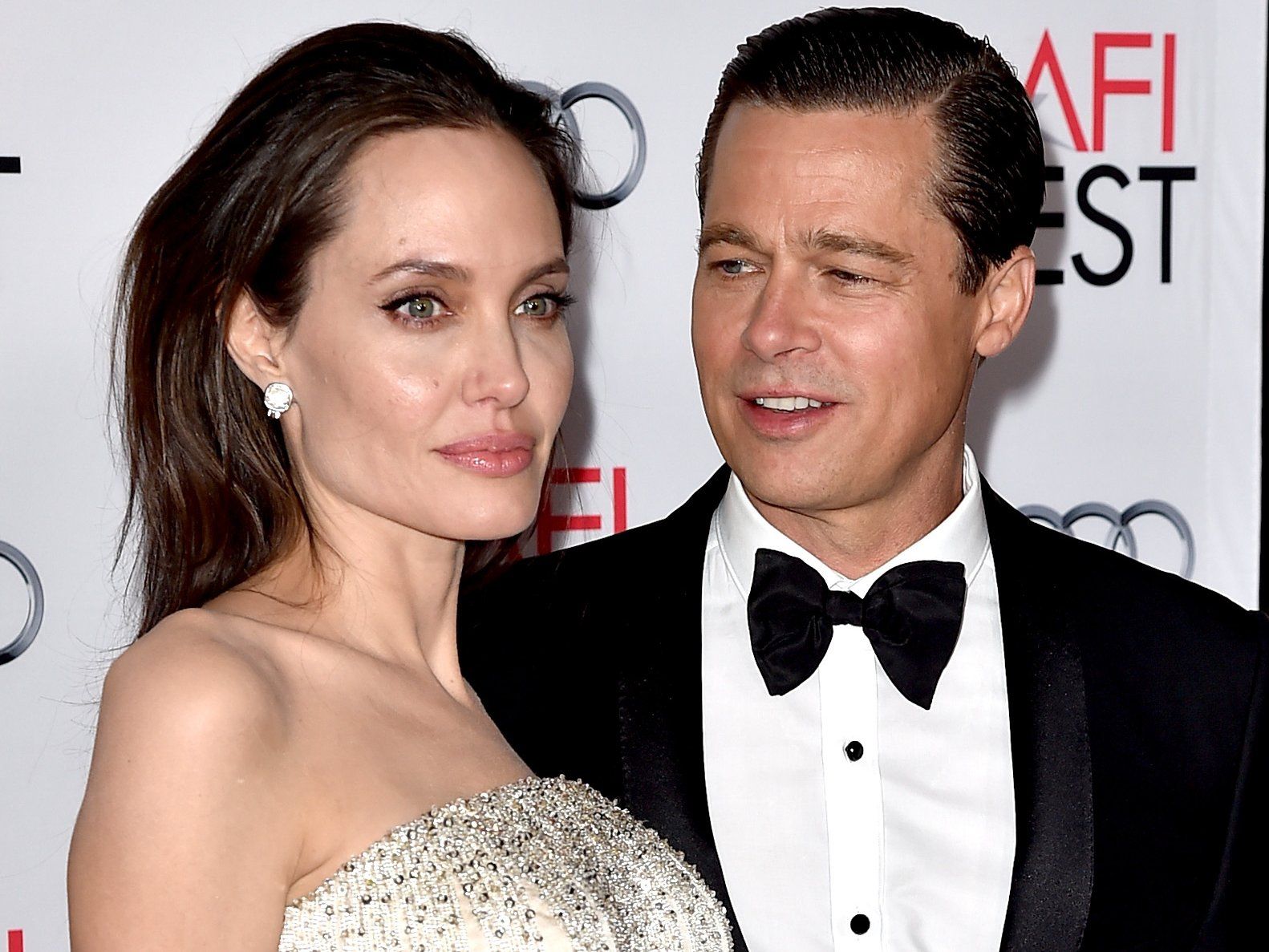 Brad, Angelina Not Coming Together For Thanksgiving?