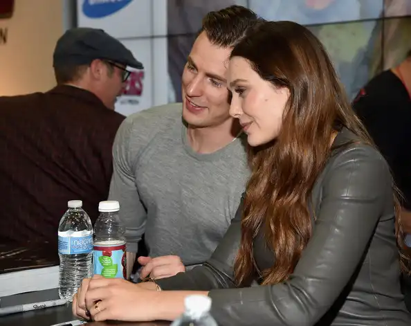Captain America Dating Scarlet Witch?
