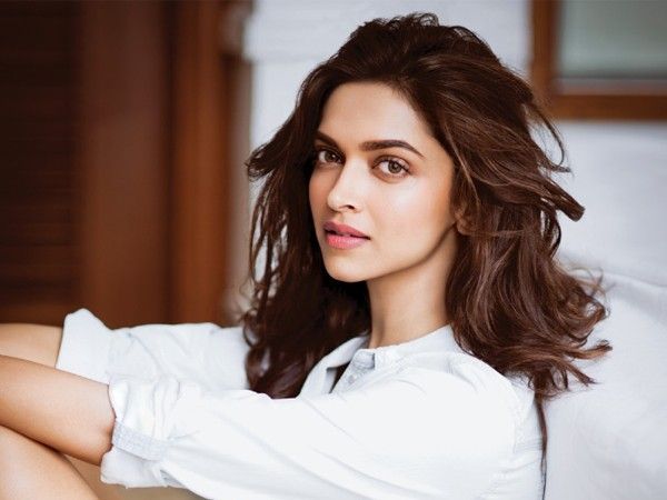 Deepika Padukone Hosts Lunch For Her Core Team Members After Arriving in Mumbai