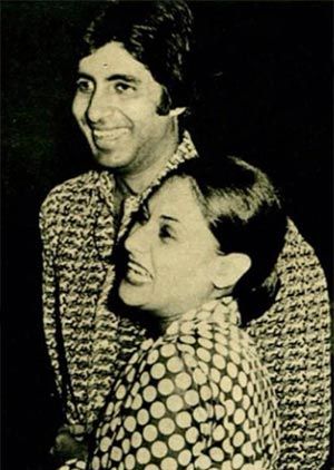 Amitabh Bachchan celebrated his 42nd wedding anniversary