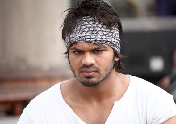 Manchu Manoj To Play LTTE Guy In Okkadu Migiladu