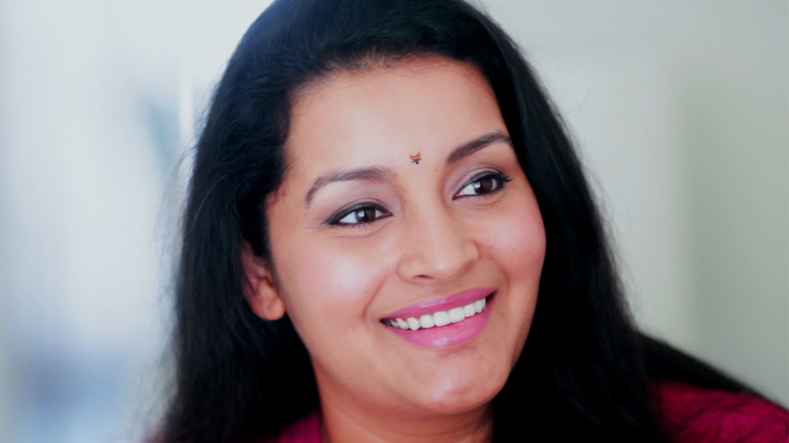 Renu Desai Is Safely Back In India From Paris After Terrorist Attack In City