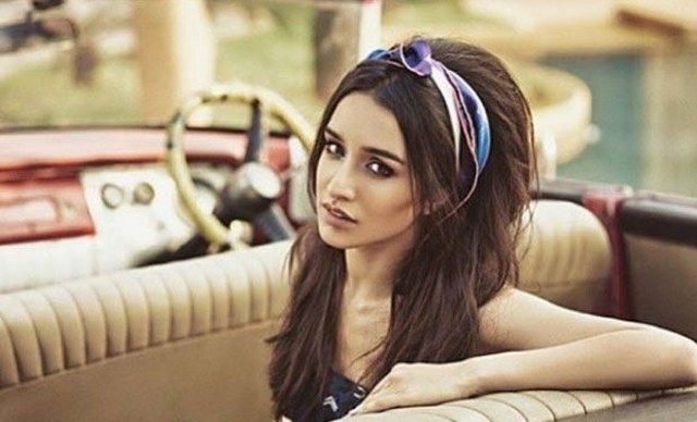 Shraddha Kapoor Expresses Her Love Towards Musical Instruments, As She Learns Guitar For ‘Half Girlfriend’