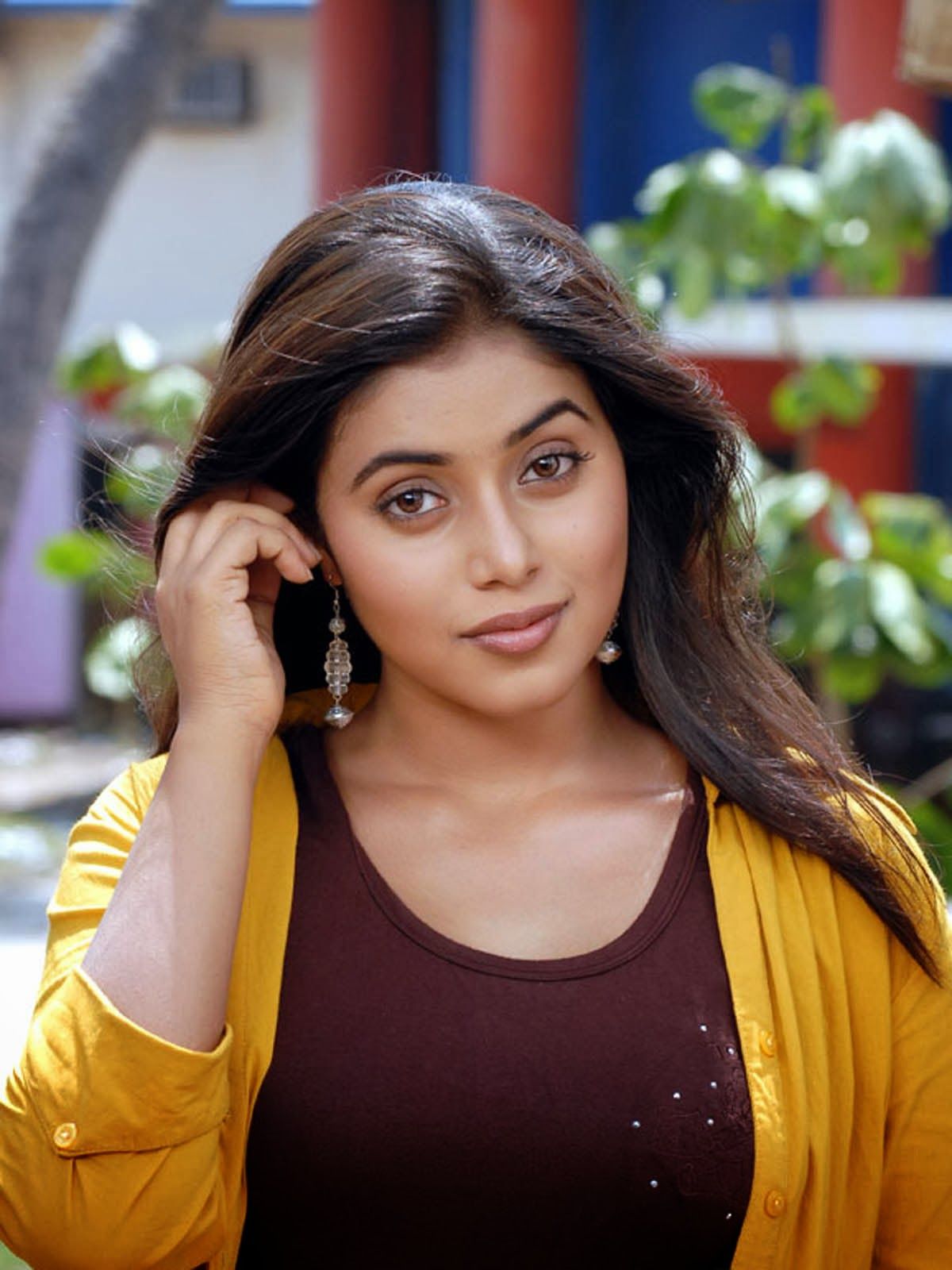 Poorna To Play Pivotal Role In Aravind Swamy’s Sathuranga Vettai 2?