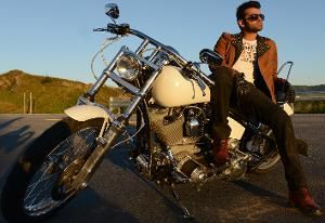 Ram Drives 100 Tonne Harley With Broken Thumb