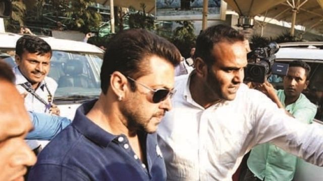 OMG: Salman’s Driver From 1998 Makes Shocking Revelation About The Chinkara Case