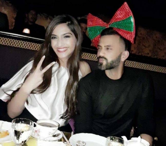 Sonam Kapoor Wishes New Year With Anand Ahuja 